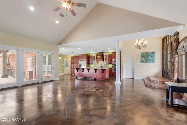 7280 Main Highway, St. Martinville, LA 70582
