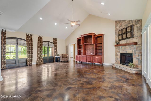 7280 Main Highway, St. Martinville, LA 70582