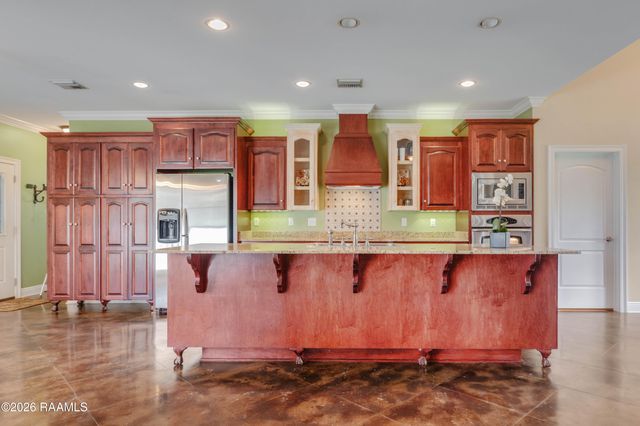 7280 Main Highway, St. Martinville, LA 70582
