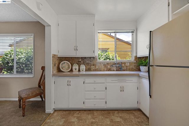 21146 Elm St, Castro Valley, CA 94546