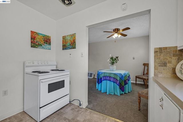 21146 Elm St, Castro Valley, CA 94546