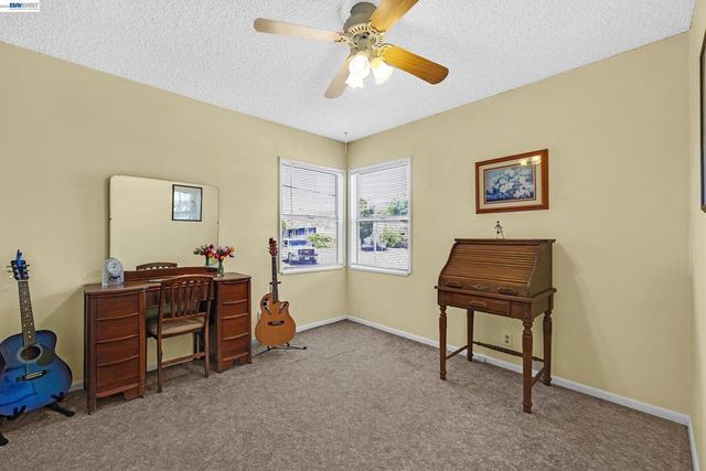 21146 Elm St, Castro Valley, CA 94546