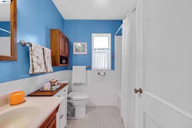 21146 Elm St, Castro Valley, CA 94546
