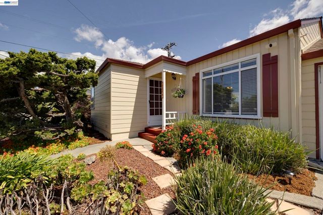 21146 Elm St, Castro Valley, CA 94546