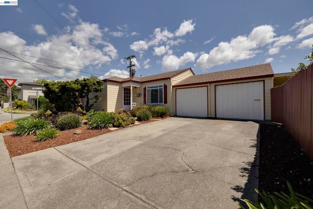 21146 Elm St, Castro Valley, CA 94546