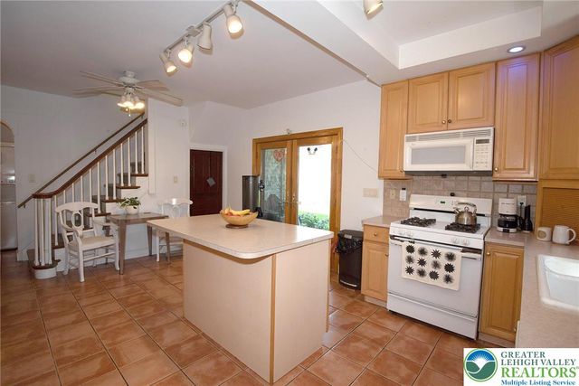 28 West Elizabeth Avenue, Bethlehem City, PA 18018