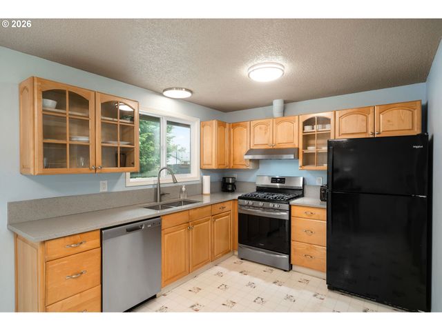 1927 Ne THOMAS St, Hillsboro, OR 97124