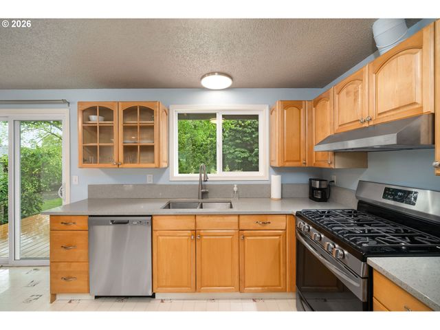 1927 Ne THOMAS St, Hillsboro, OR 97124