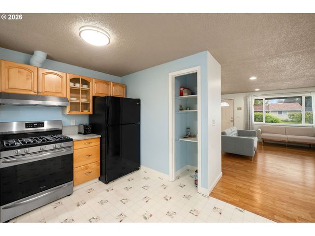 1927 Ne THOMAS St, Hillsboro, OR 97124