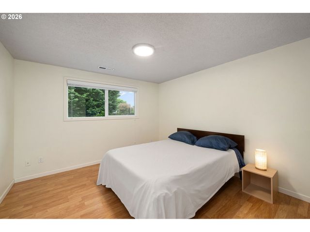 1927 Ne THOMAS St, Hillsboro, OR 97124