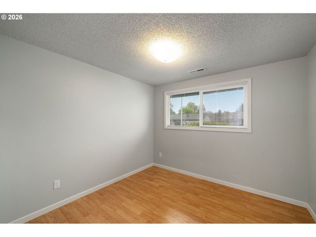 1927 Ne THOMAS St, Hillsboro, OR 97124