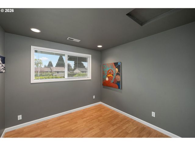 1927 Ne THOMAS St, Hillsboro, OR 97124