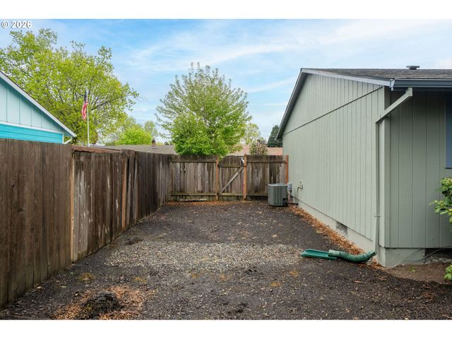 1927 Ne THOMAS St, Hillsboro, OR 97124
