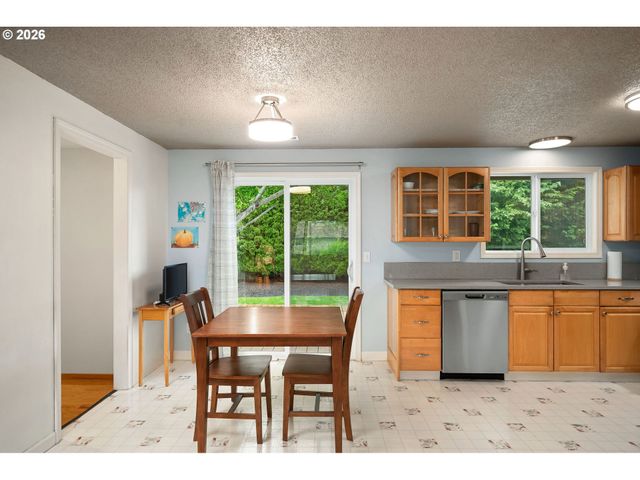 1927 Ne THOMAS St, Hillsboro, OR 97124