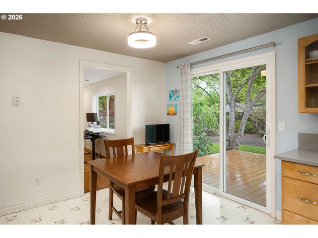 1927 Ne THOMAS St, Hillsboro, OR 97124