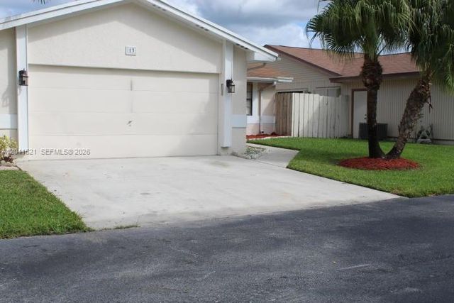 13 Fenwick Place 13, Boynton Beach, FL 33426