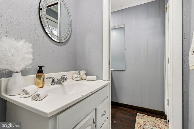 814 CHESTNUT AVE, Trenton, NJ 08611