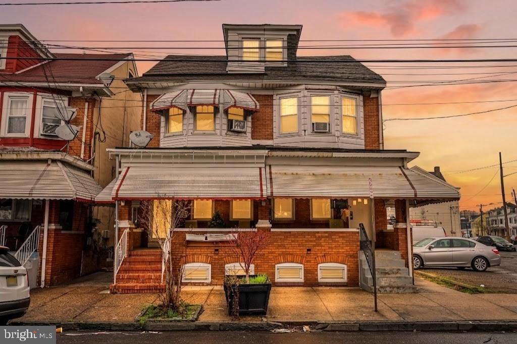 814 CHESTNUT AVE, Trenton, NJ 08611