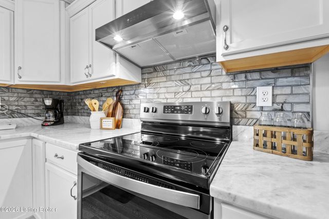 8310 Delightful Ct, Louisville, KY 40291