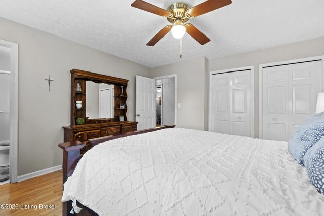 8310 Delightful Ct, Louisville, KY 40291