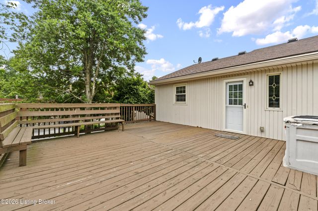 8310 Delightful Ct, Louisville, KY 40291