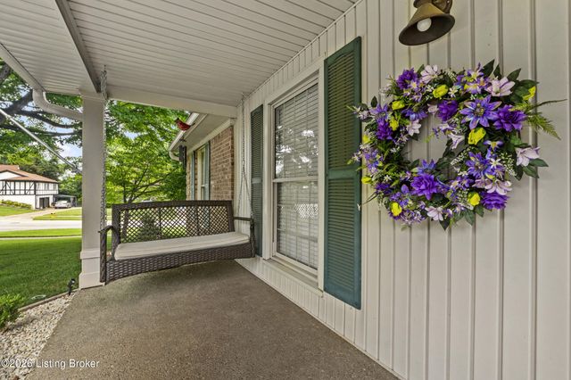 8310 Delightful Ct, Louisville, KY 40291