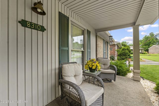 8310 Delightful Ct, Louisville, KY 40291