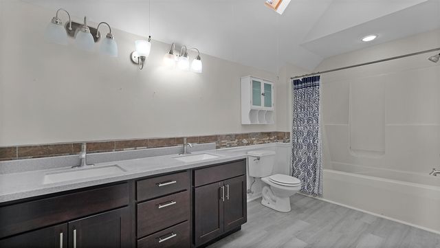 5427 N Silverstone Drive, Comstock Park, MI 49321