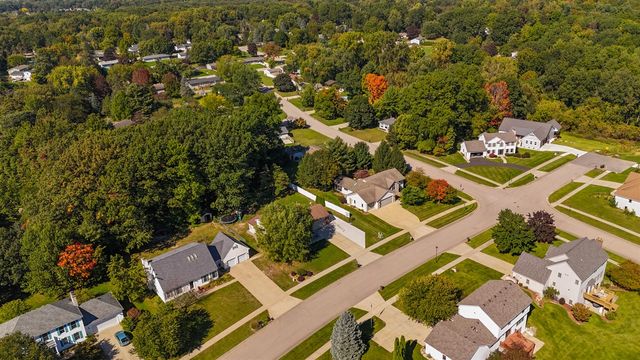 5427 N Silverstone Drive, Comstock Park, MI 49321