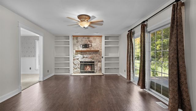 5427 N Silverstone Drive, Comstock Park, MI 49321