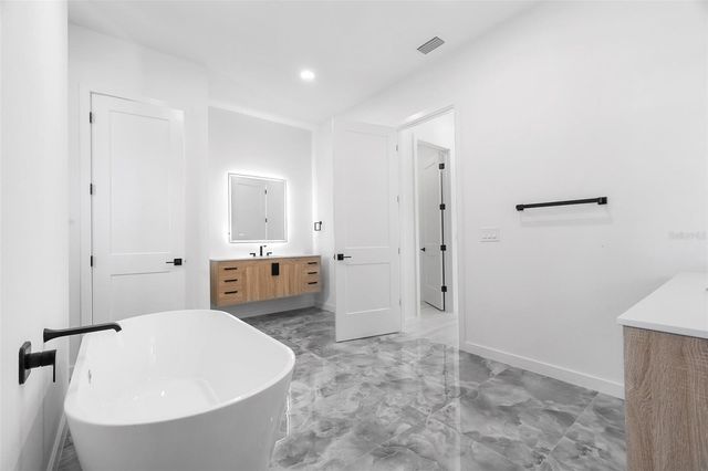 2585 CRANE AVENUE, North Port, FL 34286