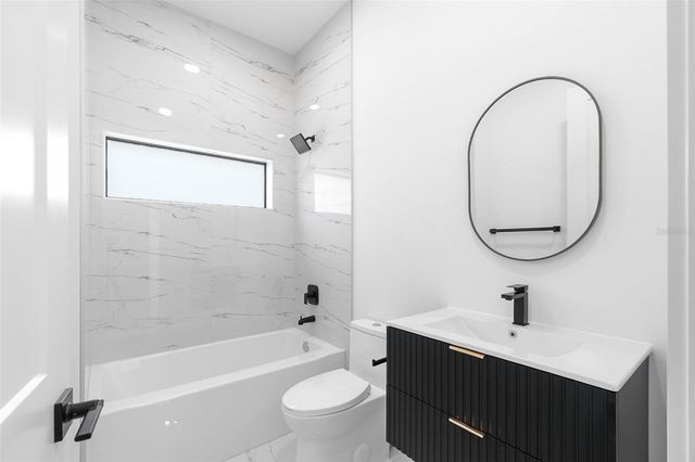 2585 CRANE AVENUE, North Port, FL 34286