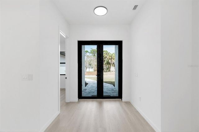 2585 CRANE AVENUE, North Port, FL 34286