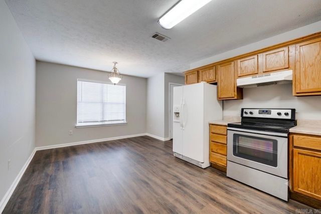 524 Second St, Conway, AR 72032