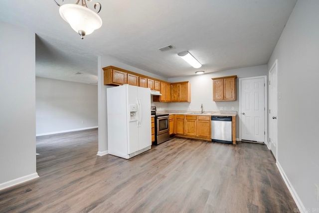 524 Second St, Conway, AR 72032