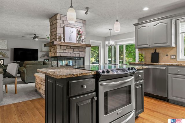 7125 Beaver Hollow Circle, Lincoln, NE 68516