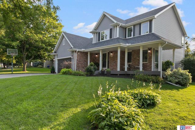 7125 Beaver Hollow Circle, Lincoln, NE 68516