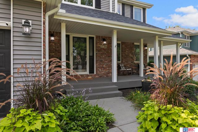 7125 Beaver Hollow Circle, Lincoln, NE 68516