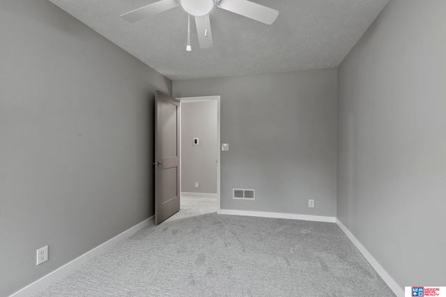 7125 Beaver Hollow Circle, Lincoln, NE 68516