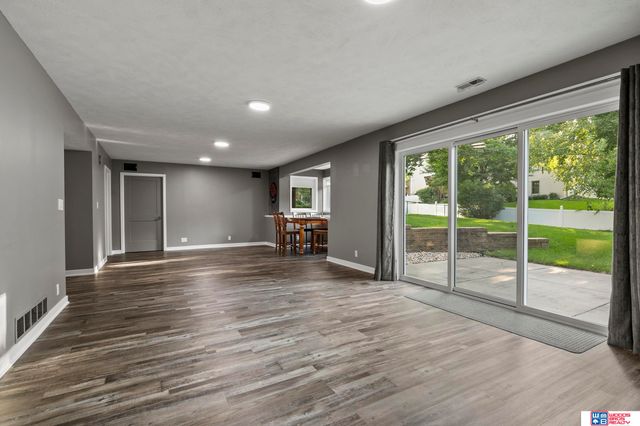 7125 Beaver Hollow Circle, Lincoln, NE 68516