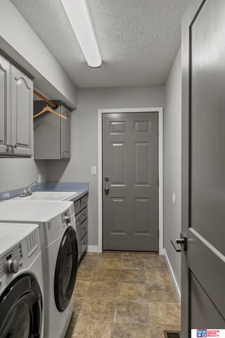 7125 Beaver Hollow Circle, Lincoln, NE 68516