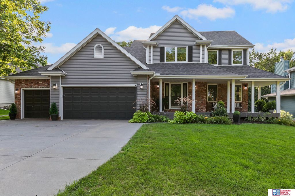 7125 Beaver Hollow Circle, Lincoln, NE 68516