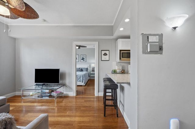 235 Sunrise Avenue 3232, Palm Beach, FL 33480