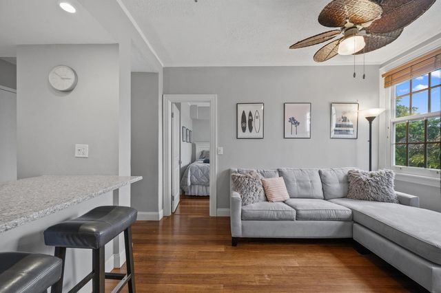 235 Sunrise Avenue 3232, Palm Beach, FL 33480