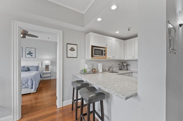235 Sunrise Avenue 3232, Palm Beach, FL 33480