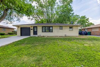 6425 W 83rd Place, Burbank, IL 60459