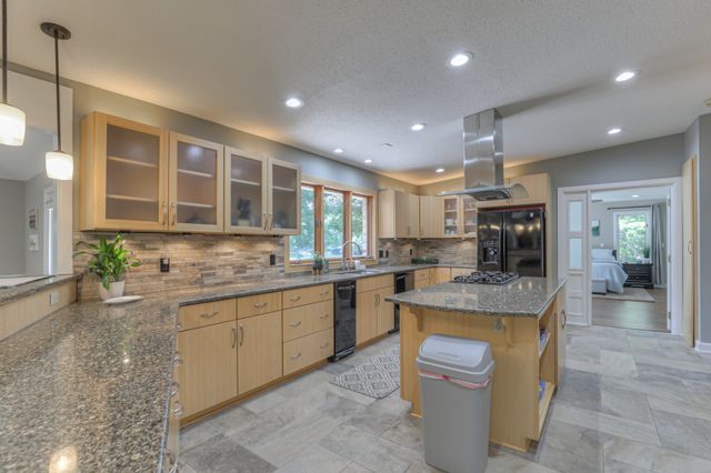 117 Lake St, Estill Springs, TN 37330