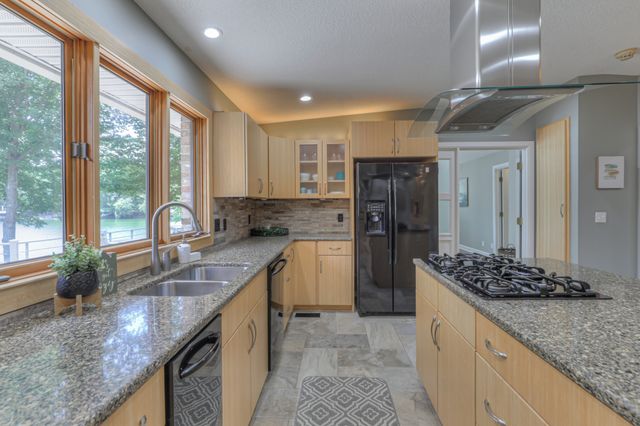 117 Lake St, Estill Springs, TN 37330