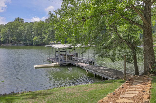 117 Lake St, Estill Springs, TN 37330