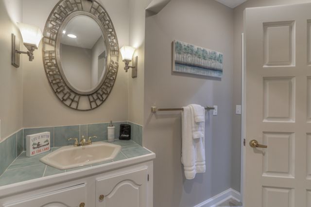 117 Lake St, Estill Springs, TN 37330